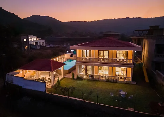 Luxurious Harmony Villa, Large Pool & Mini Turf By 23 Villastay Lonavala