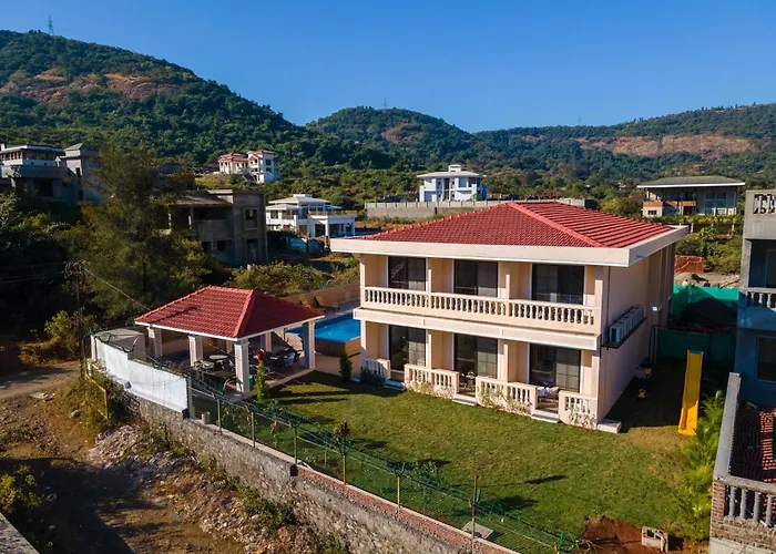 Luxurious Harmony Villa, Large Pool & Mini Turf By 23 Villastay Lonavala