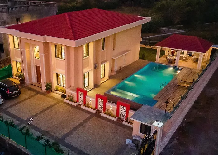 Luxurious Harmony Villa, Large Pool & Mini Turf By 23 Villastay Lonavala